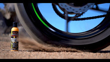 Cargar imagen en el visor de la galería, Shine Armor TIRE GEL - mantiene los neumáticos negros y limpios con polímeros a base de agua - PAL Auto Parts