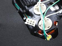 Cargar imagen en el visor de la galería, 2002-2004 Toyota Camry Par Focos Traseros Fondo Cromado (Chofer & Pasajero) - PAL Auto Parts