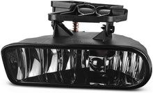 Cargar imagen en el visor de la galería, 1999-2002 GMC Sierra/2000-2006 GMC Yukon Par Fog Lights Fondo Smoke (Chofer & Pasajero) - PAL Auto Parts