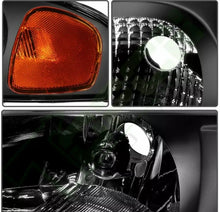 Cargar imagen en el visor de la galería, 2000-2003 NISSAN SENTRA PAR FOCOS FONDO NEGRO ( CHOFER & PASAJERO) - PAL Auto Parts