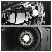 Cargar imagen en el visor de la galería, 2017-2018 Mazda 3 Par Focos Fondo Negro Halogen ( Chofer &amp; Pasajero) - PAL Auto Parts
