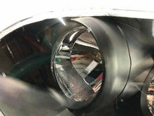 Cargar imagen en el visor de la galería, 2003-2008 Toyota Corolla Par Focos Fondo Negro (Chofer & Pasajero) - PAL Auto Parts