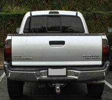 Cargar imagen en el visor de la galería, 2005-2008 Toyota Tacoma Focos Traseros Smoke (Chofer &amp; Pasajero) - PAL Auto Parts
