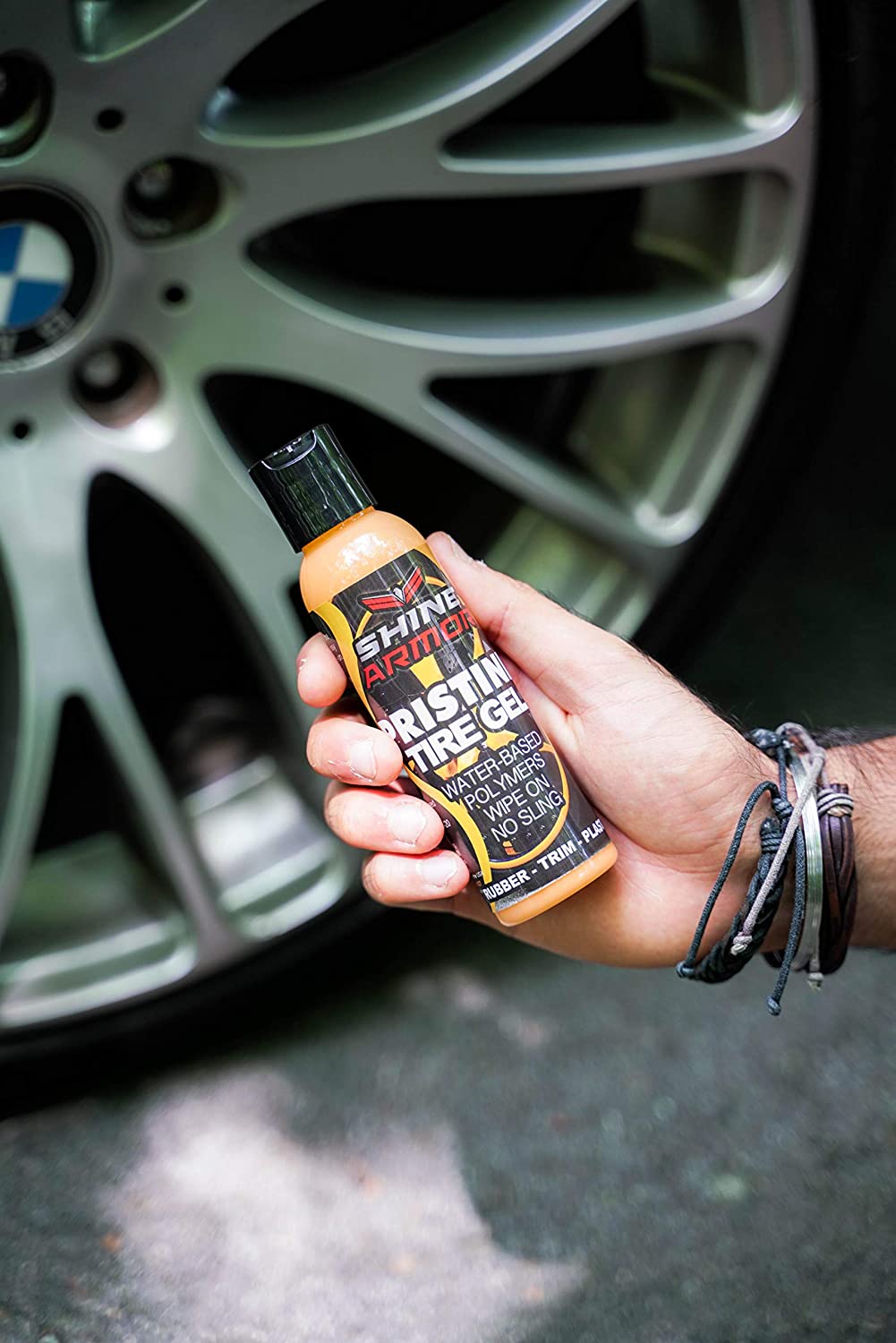 Shine Armor TIRE GEL - mantiene los neumáticos negros y limpios con polímeros a base de agua - PAL Auto Parts