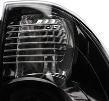 Cargar imagen en el visor de la galería, 2005-2011 Toyota Tacoma Par Focos Traseros Fondo Negro ( Chofer &amp; Pasajero) - PAL Auto Parts
