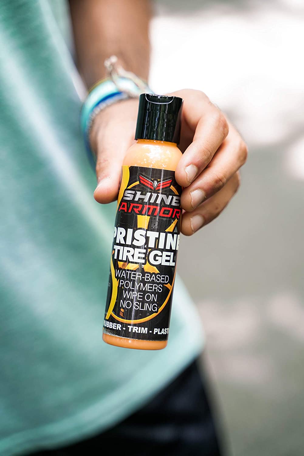 Shine Armor TIRE GEL - mantiene los neumáticos negros y limpios con polímeros a base de agua - PAL Auto Parts