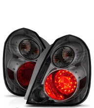 Cargar imagen en el visor de la galería, 2002-2004 NISSAN ALTIMA PAR FOCOS TRASEROS FONDO CROMADO ( CHOFER &amp; PASAJERO) - PAL Auto Parts
