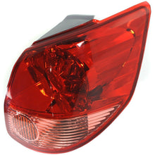 Cargar imagen en el visor de la galería, 2003-2008 TOYOTA MATRIX PAR FOCOS TRASEROS FONDO CROMADO (CHOFER &amp; PASAJERO) - PAL Auto Parts
