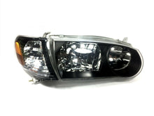 Cargar imagen en el visor de la galería, 2001-2002 Toyota Corolla Par Focos Fondo Negro (Chofer &amp; Pasajero) - PAL Auto Parts
