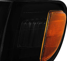 Cargar imagen en el visor de la galería, 2000-2004 Toyota Tundra Par Focos Fondo Negro (Chofer &amp; Pasajero) - PAL Auto Parts
